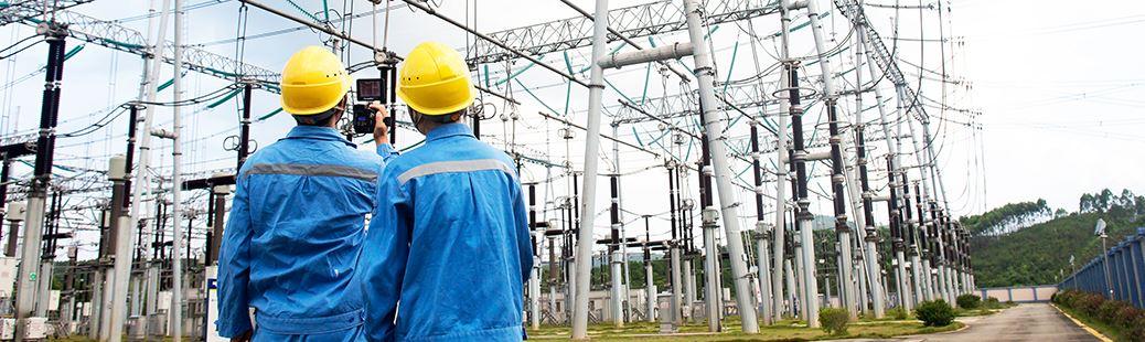 Der Betrieb von Mittel- und Hochspannungsanlagen erfordert Fachwissen und umfassende Kenntnisse über elektrische Systeme und Netzwerke
