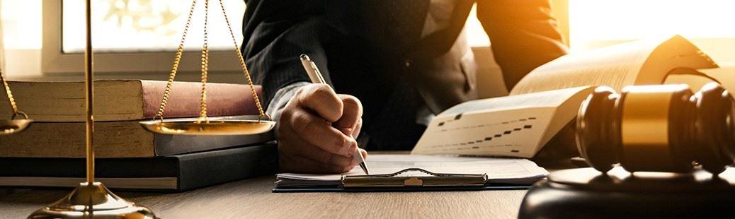 Betreiberverträge nach DIN EN 15221-2 sind für Großunternehmen von Bedeutung, um die Verantwortlichkeiten und Anforderungen im Facility Management klar zu definieren