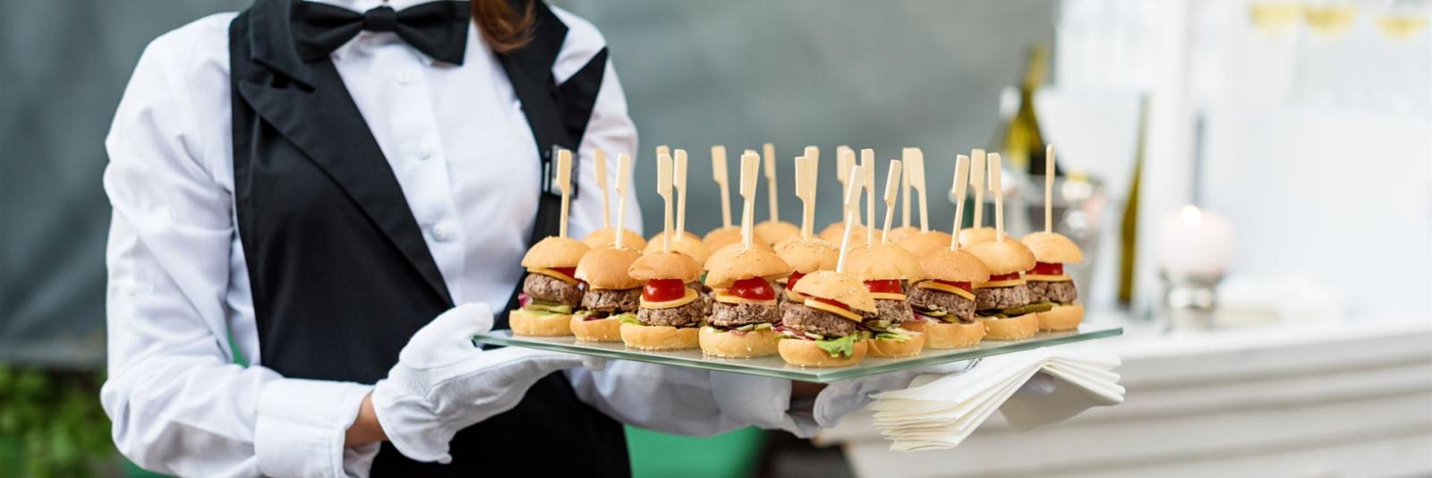 Die professionelle Ausschreibung von Catering-Dienstleistungen stellt einen entscheidenden Faktor für den Erfolg von Geschäftsveranstaltungen dar